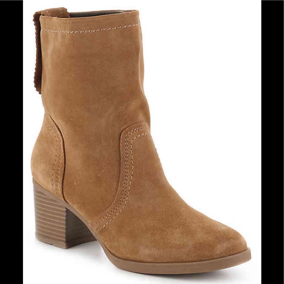 White Mountain Shoes - NWT sz 11 white Mountain Behari tan suede booties